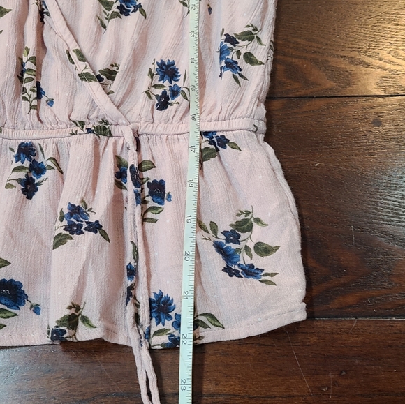 American Eagle Floral Top - Picture 3 of 9